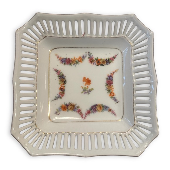 Vintage Floral Bavaria Schumann Arzberg Porcelain Trinket Dish Square Shaped - Picture 1 of 7